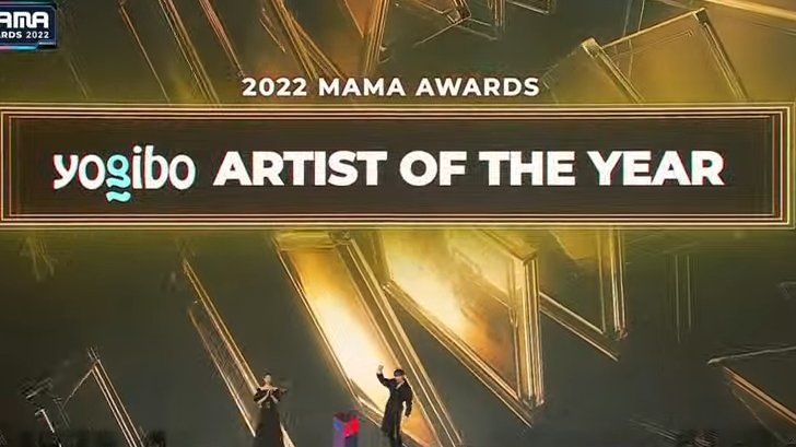 Mikro_Mxco's tweet photo. [🏆] ¡Felicitaciones a BTS por ganar el "Artista del año" Daesang en los premios MAMA Awards 2022!

Con esto BTS se convierte en el único grupo en tener más Daesang, 70 en total.

@BTS_twt #방탄소년단 #BTS #BTSARMY #BTSxMAMA https://t.co/bJ3bC5NszX