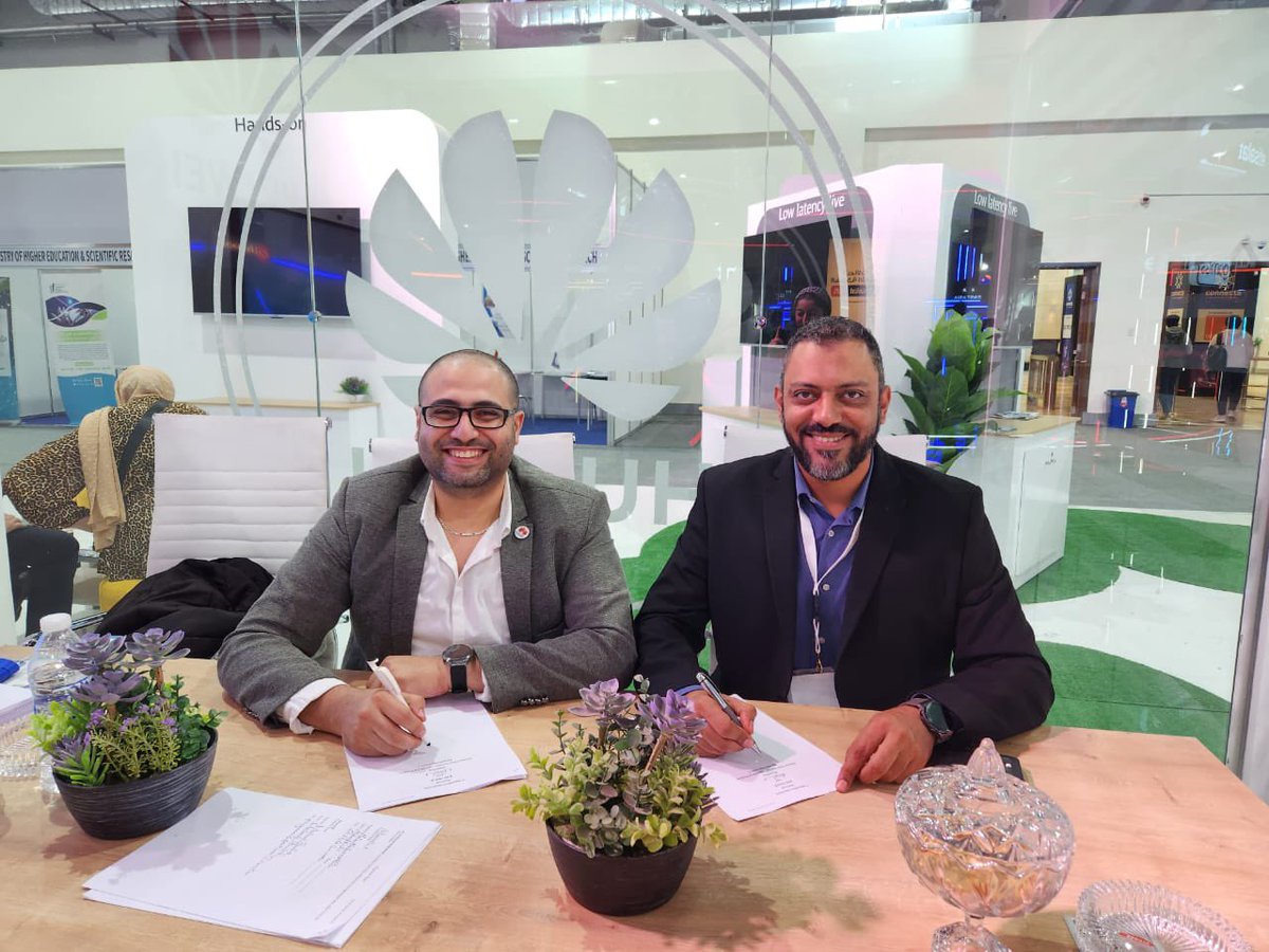 BoyotPayment's tweet photo. Huawei signed a cooperation agreement with Boyot to participate in the Huawei Spark Program, which aims to accelerate the growth of technology startups and promote entrepreneurship in Egypt, as part of advancing digital transformation. https://t.co/6GhzgxtCg1
