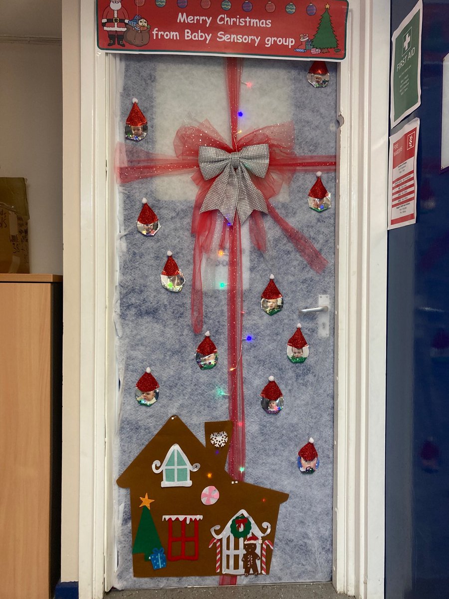 EgremontEYFS's tweet photo. What gorgeous babies we had at sensory group! We enjoyed reading stories, playing instruments, scrunching tinsel and creating our Christmas door! #EPSbabysensory #welovechristmas #makelotsofnoise https://t.co/LXC0scrUlN