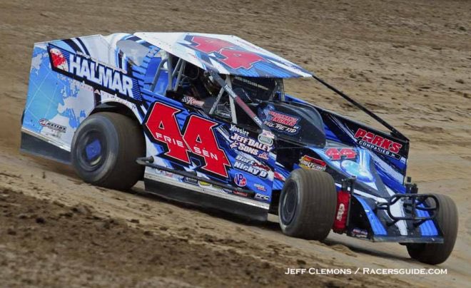 BradyBacon's tweet image. Saw big-blocks in person at a track other than Syracuse for the first time this year. Looks like Non-wing sprints and big block driving styles would translate well to each other. Would be a blast to run one! Anybody else interested in seeing that or know how to make it happen?!