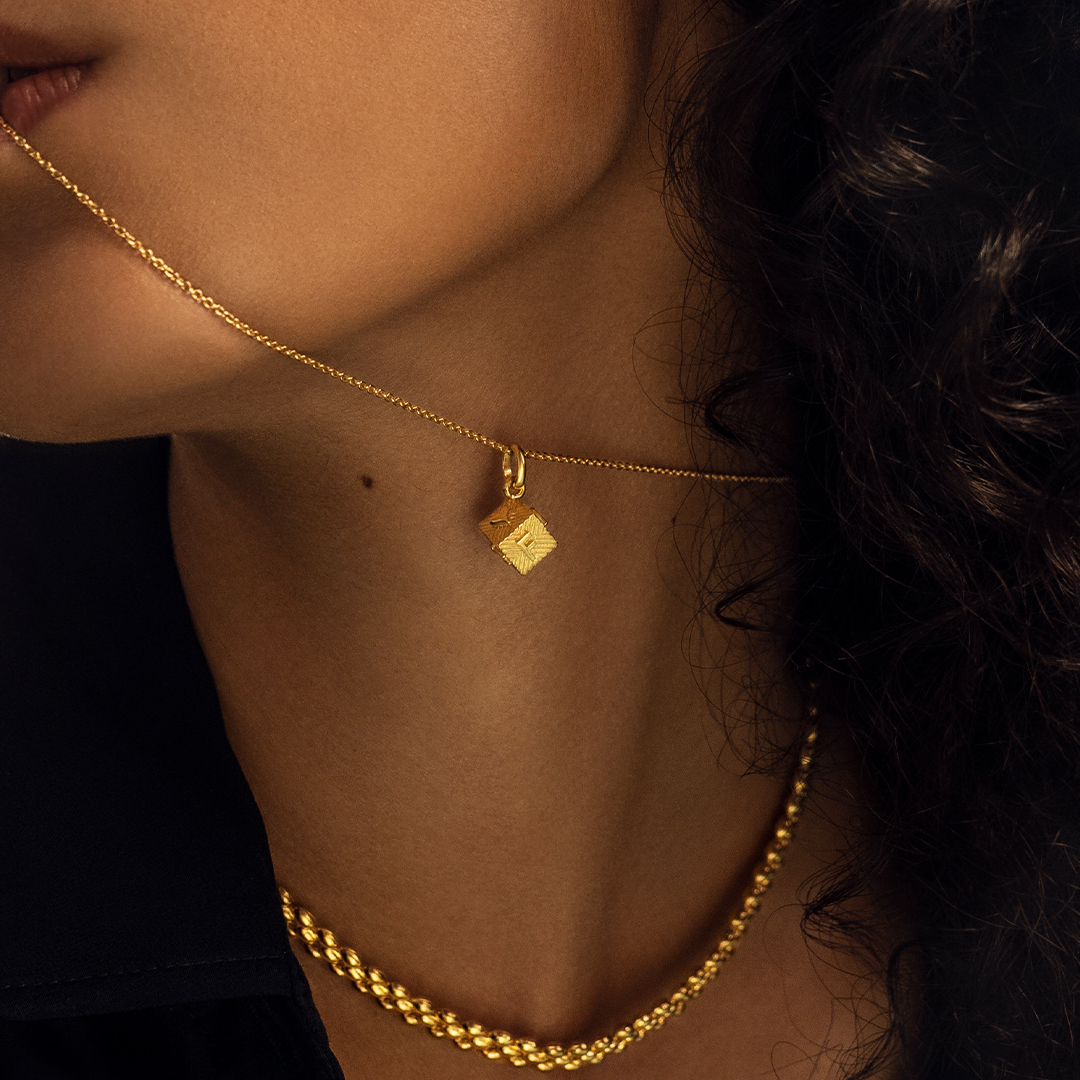 The Christmas gift she's been waiting for 😍 What's your favorite part of the holiday season? Shop our Cube Necklace now: ow.ly/8Pae50LQY05