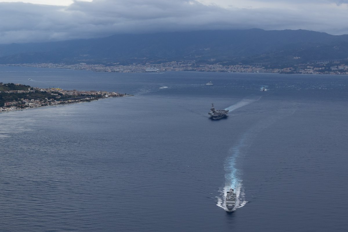 U.S. Navy (@usnavy) on Twitter photo Sailing with a view 🇺🇸 ⚓️ 🇮🇹
<a href="/GHWBCVN77/">senatemajldr</a> and #USSLeyteGulf (CG 55) transit the Strait of Messina along with the <a href="/ItalianNavy/">Marina Militare</a> ITS Andrea Doria (D 533) and ITS Carabiniere (F 593), Nov. 26.
#NavyPartnerships Sailing with a view 🇺🇸 ⚓️ 🇮🇹
<a href="/GHWBCVN77/">senatemajldr</a> and #USSLeyteGulf (CG 55) transit the Strait of Messina along with the <a href="/ItalianNavy/">Marina Militare</a> ITS Andrea Doria (D 533) and ITS Carabiniere (F 593), Nov. 26.
#NavyPartnerships