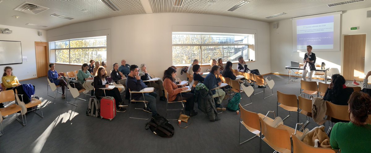Ressources_CLSM's tweet photo. Place aux travaux en ateliers en ce début d’après-midi : dispositifs territoriaux de santé, facteurs/ promoteurs/ favorisateurs de la création des #CSLM dans les territoires. #PTSM #CLS #politiquedelaville #ASV réseaux d’acteurs #SanteMentale https://t.co/7x5IZPxhtF