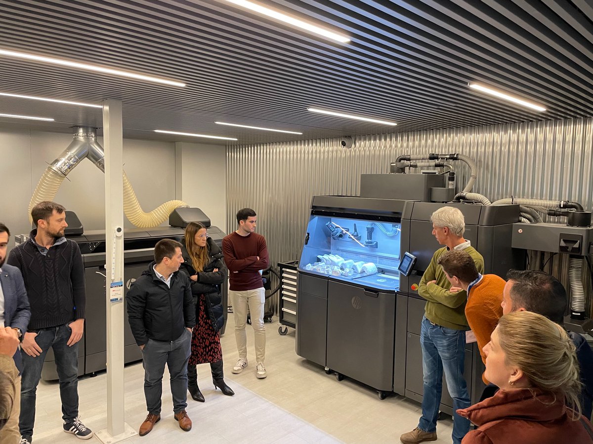 gruposolitium's tweet photo. 💥 Hoy hemos celebrado una jornada en @Maflow_Spain, junto con @HP, para hablar con empresas de la zona sobre la importancia de incorporar la #impresión3D.

🙏 Agradecemos a #Maflow y a Xavier Llobera por su colaboración en esta iniciativa.

#fabricaciónaditiva #3D #innovación https://t.co/JC5izrdpMf