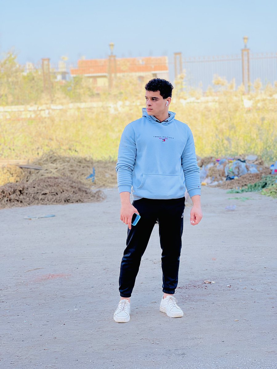 يلا اخر صوره قبل ما احلق شعري 😂♥️