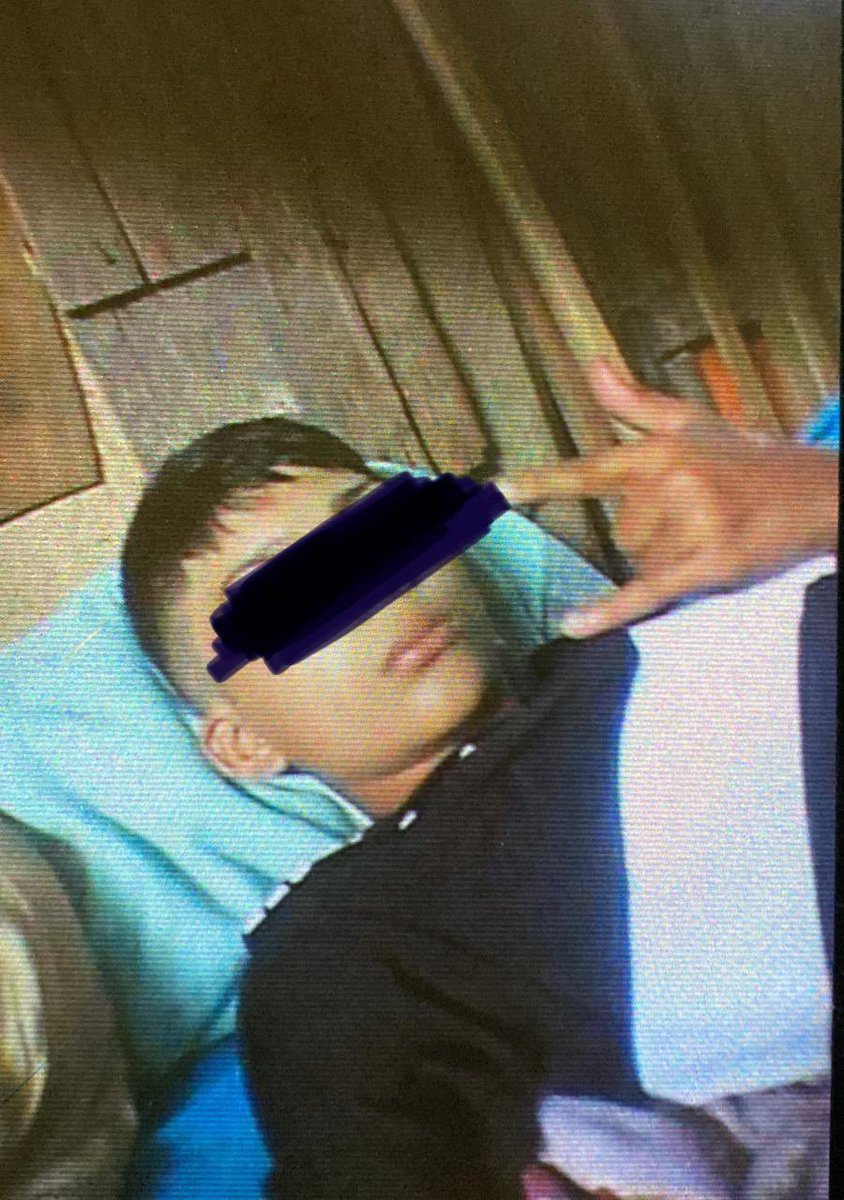 Lo q se sabe de Cara Sucia.

El joven, al que quisieron asesinar en el hospital de Chone, comenzó a ser sicario a las 13 AÑOS . 

Luego de supuestamente asesinar al tío de uno de los líderes de Chone, estuvo escondido en Esmeraldas. 

Dice que ha asesinado a unas 15 personas.