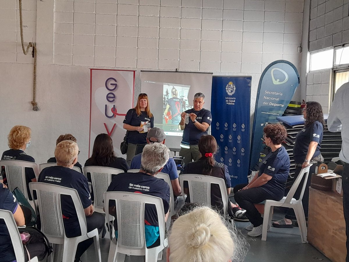 ReneeDiverio's tweet image. Hoy en actividad de sensibilización previo al Día Mundial de Sida con @sndpy @JoseLuisBringa @luispierri6 @geuvih @keiretsubiz @midesuy,@DanielOlmosInz2, muy buena concurrencia,y excelente onda de los participantes 👏👏😊🇺🇾