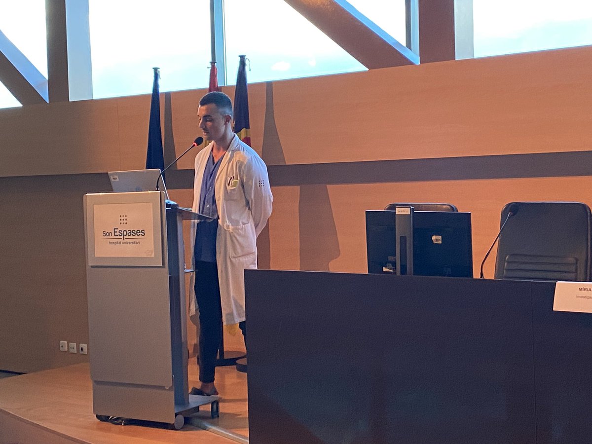 HematoHUSE's tweet photo. Nuestro R2 de hematologia, Aser Alonso presenta en jornadas IdISBa 2022 una comunicación oral sobre nuestra experiencia en respuesta a vacunación anti-SARS/COV2 en pacientes que han recibido mantenimiento anti-CD20. https://t.co/rGuG4lrV71