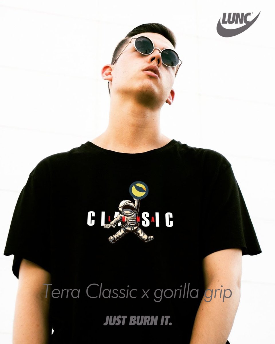 bybenjamin81's tweet photo. Terra Classic x gorilla grip™

#JUSTBURNIT

A portion of the purchase price will be donated to #LUNC BURN Wallet. #gorillagrip / gg™ revives #TerraClassic. All details will be revealed.

Web store opening soon. https://t.co/4psoFaeljw