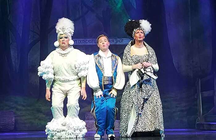 TheStage's tweet photo. Scottish pantomime round-up: Cinderella (@MotherwellVenue), Sinbad the Pantomime (Musselburgh), Sleeping Beauty (@AyrGaiety) – As regional Scottish panto returns from the Covid hiatus all the fitter for the break, @ThomDibdin rounds up the reviews https://t.co/NvHuz0zhv8 https://t.co/0haW9kEPOl