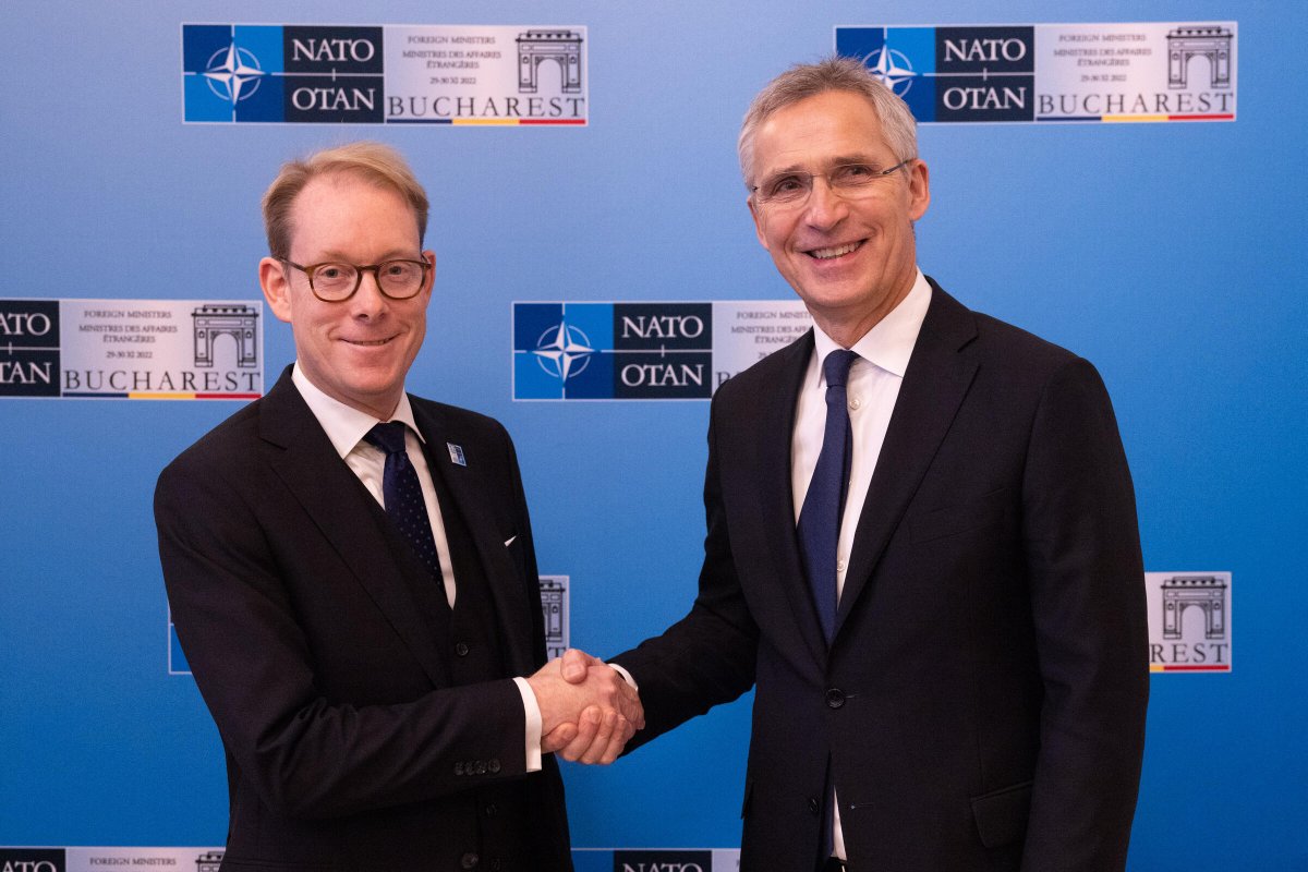 Finland and Sweden are strong and able partners, ready to become NATO Allies.  

In record time, 28 NATO members have already ratified Finland and Sweden’s accession protocols. We hope for the swift support of all our future allies. The time for unity is now. 

#WeAreNATO #ForMin