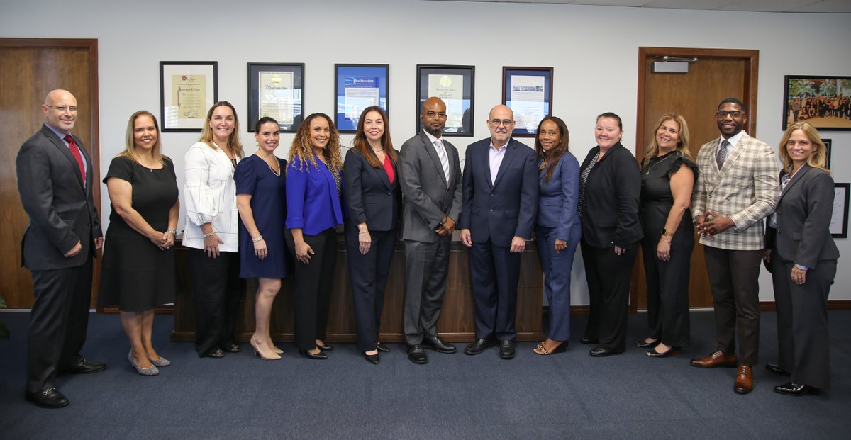 SuptDotres's tweet photo. .@MDCPS's BENCH program provides future school principals a unique opportunity to immerse themselves in redefining education that will inspire students in our district. https://t.co/BkfC10nXJG