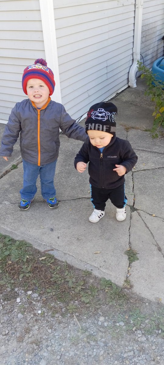19POSEY91's tweet photo. I never really understood love until I had these 2. They're getting big on me way too fast... #DadPost #FatherAndSon https://t.co/aKTAI8iBuD