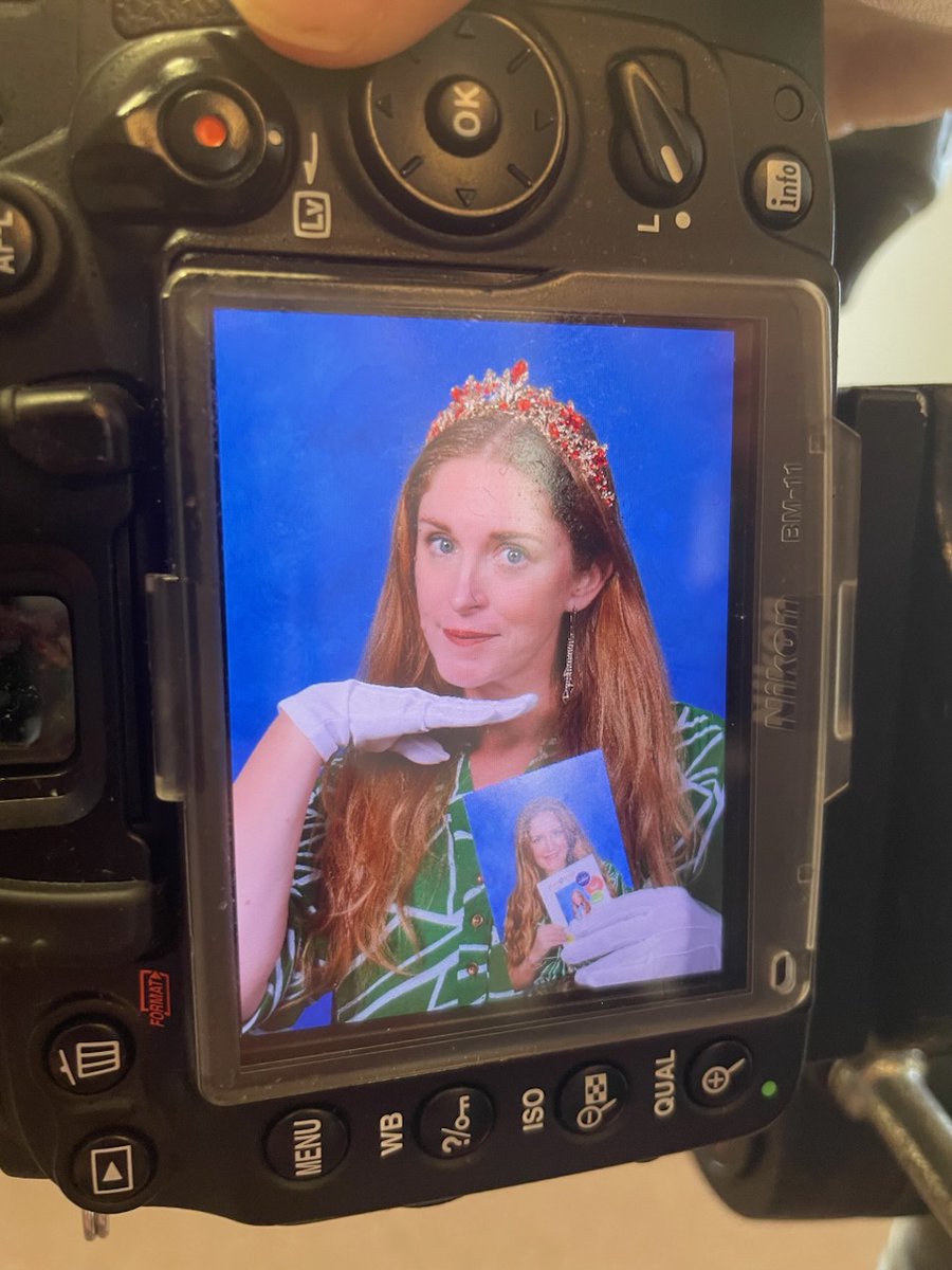 Here@#GrandviewPYP we foster creativity leading by example Principal Kristin Britt creative royal pose with a Monalisa smile in an endless portrait sets the tone for the  yearbook picture. Challenge, upload your creative picture #1LISD #GHEibPYP #GHEart  #GHEjoy #GHEbelong