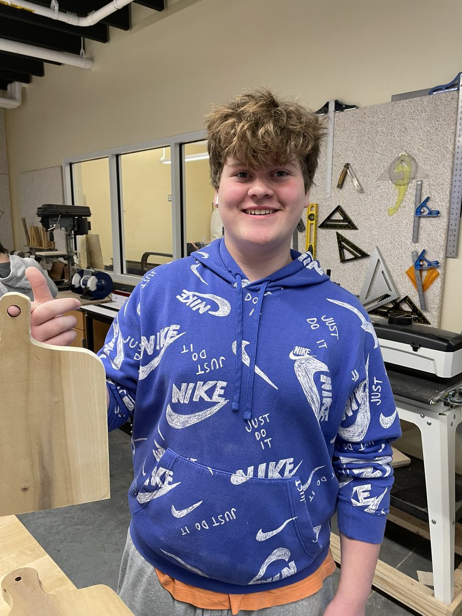 MiLABmiddleboro's tweet photo. 8th graders coming to use the MILAB at the high school. Great work. Tis the season. #madeinmiddleboro #middleboropublicschools #middleboro @MiddleboroSupt https://t.co/KfrOMwiAKl