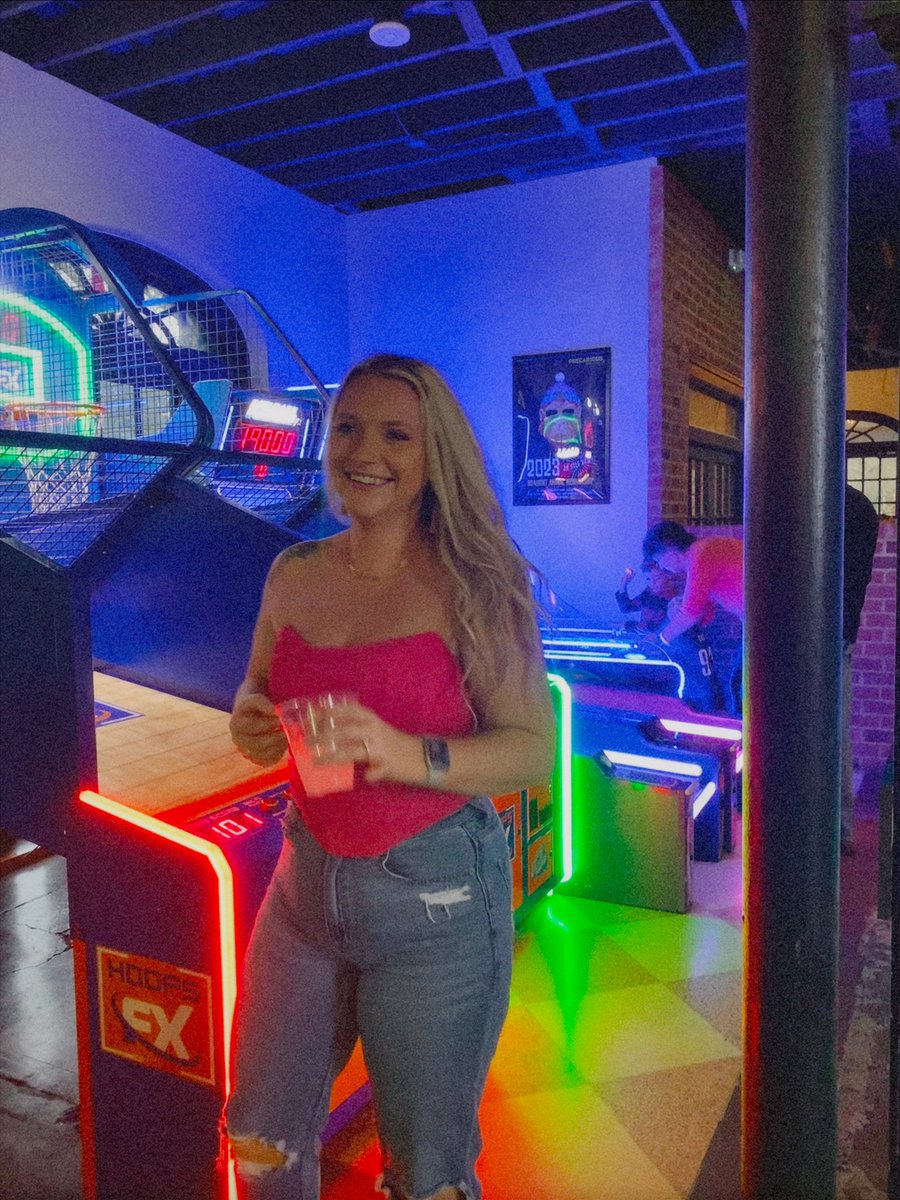 MeghanAElliott's tweet photo. Alexa play Birthday Girl x Lizzo #26 https://t.co/QSZjV6R51v