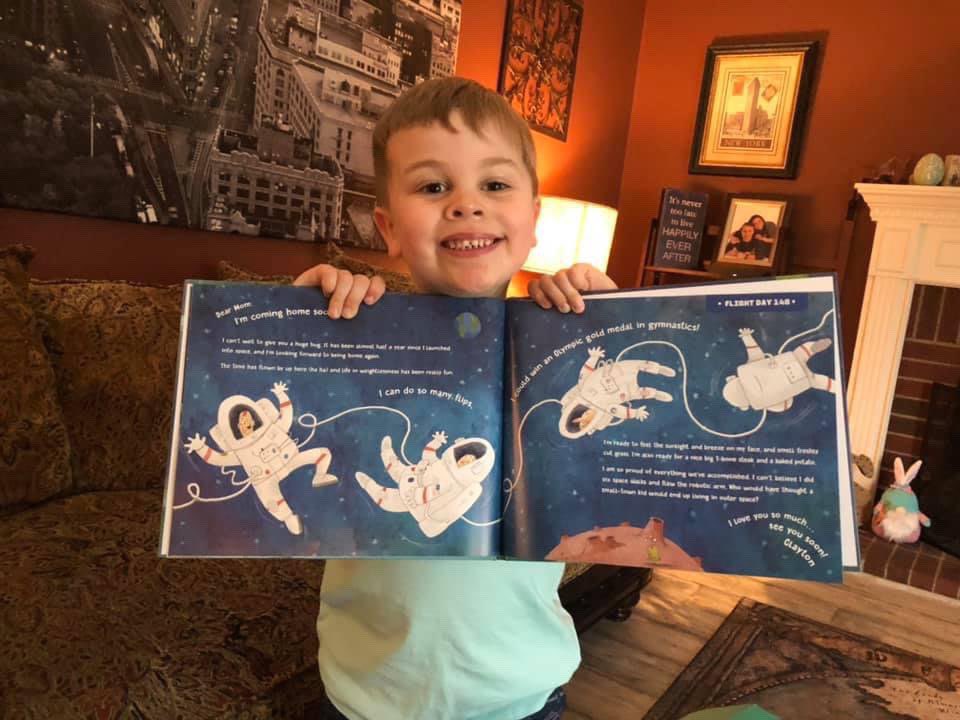 Satisfied customers ABOUND! Yes, kiddos truly LOVE the award-winning #LettersFromSpace! Thanks @SleepingBearBks and @susanbatori for believing in #TheOrdinaryspaceman™️and #Nebrastronaut™️ astroclay.com/shop GREAT for Xmas…easy for dads to wrap! ;0)