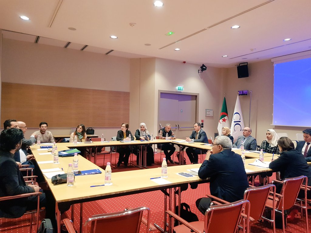 FAOAlgerie's tweet photo. #CoopérationSudSud -  Travaux de groupe avec les représentants des ministères, pour définir les besoins d'assistance du pays et les points forts de l'Algérie qui pourraient etre partagés pour contribuer au développement des pays du Sud. 

#SDGs #Sud #SSC #Zerohunger https://t.co/fN2dgBUgQ0
