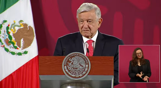 ManuelGaleazz1R's tweet photo. “Imagínense si @MDLZ va a pagar más de 6 mil mdp, ¡de cuánto fue la operación! Daniel Servitje se comprometió a que ese dinero que van a recibir lo invierten en México para ampliar otras plantas, no lo sacan”: @lopezobrador_ @Notimex #Mañanera #AMLO #RedAMLO https://t.co/ftFM8vbPoC
