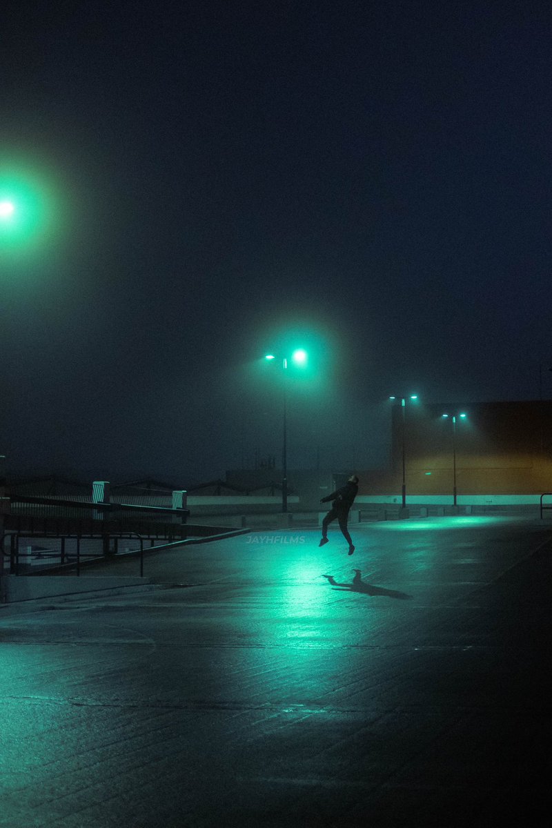 paddyhogs's tweet photo. the unknown 🛸

#photography #portrayal #cinematic #cinegrams #fuji #fujifilm #fujix100v #photographer #aliens #art https://t.co/UHJGp1pIS8