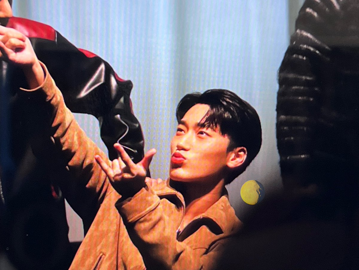 fromthemoon0710's tweet photo. 221129 hello82 뉴욕 팬싸
베놈 🕸️
#산 #에이티즈 #SAN #ATEEZ https://t.co/dgt31c4KsV