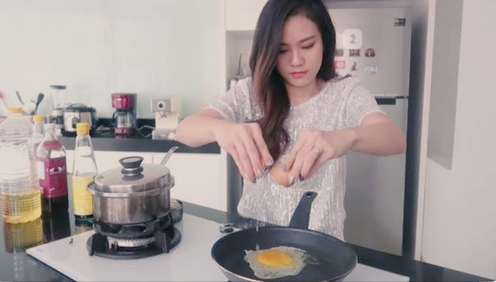 Yosafat_Gurion's tweet photo. Rose Blackpink dan Jessica Jane, kaka adek beda negara ๐๐Uniknya hobi mereka berdua sama, hobi makan, masak dan bikin kue. Talentanya juga sama, menari, menyanyi, menggambar, melukis dan pinter nyari duit ๐ฅ๐ค๐ฏ #Roseblackpink #JessicaJane #BLACKPINK https://t.co/QKfCU1KpvY