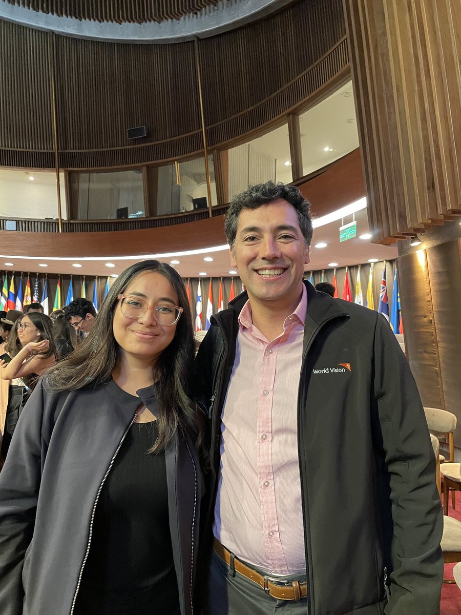 hgrayde's tweet photo. Junto a la flamante Beatriz Zuñiga. Especialista en participación infantil que se une al equipo de @WorldVisionCHL . Más que nunca relevaremos las voces de los niños y niñas #niñez https://t.co/AvzXmeZQZB
