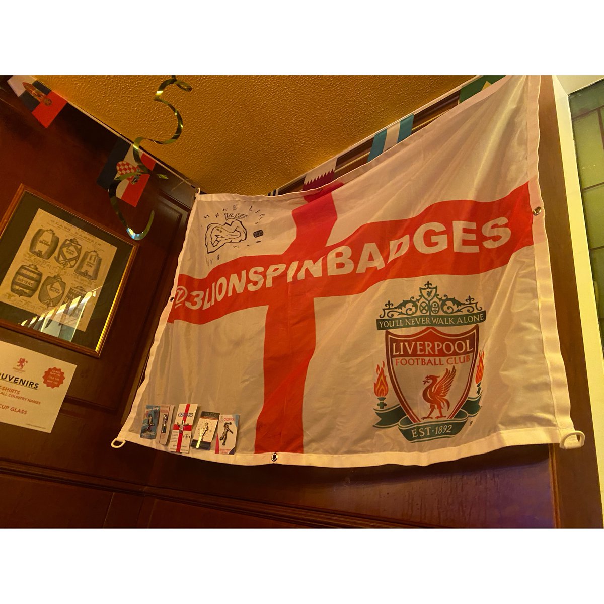 3LionsPinBadges's tweet photo. Red lion Doha 🦁 🦁 🦁 #FIFAWorldCuponFOX #FIFAWorldCupQatar2022 #WorldCup #worldcup2022 #Qatar2022 #threelions #england https://t.co/juzMVor3o4