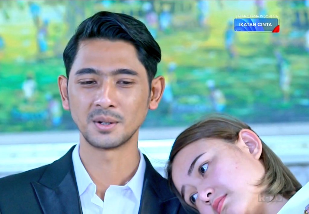 diiansn's tweet photo. Yhaaa untung aja klean yg punya perusahaan, jd bebhaasss #IkatanCintaEp970 #IkatanCinta https://t.co/RgZbhcruis