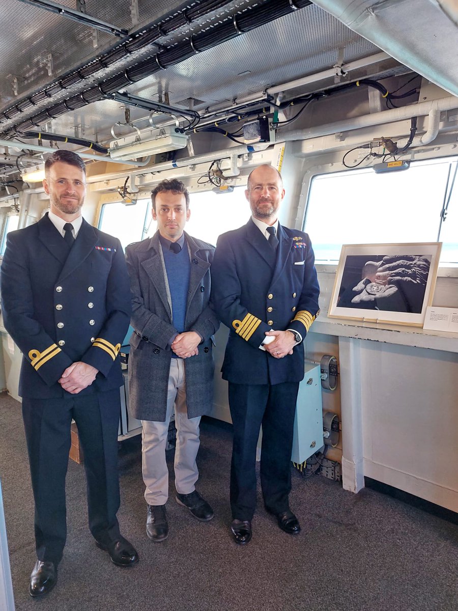 PropellerClubMi's tweet photo. Il nostro consigliere Alessio Franconi in visita alla HMS Albion della Royal Navy con alcuni scatti del reportage #SiCombattevaQui da noi patrocinato. Oggi vi salutiamo dal Porto di Civitavecchia. @UKinItaly @UKDefenceItaly https://t.co/z671RIdZiw