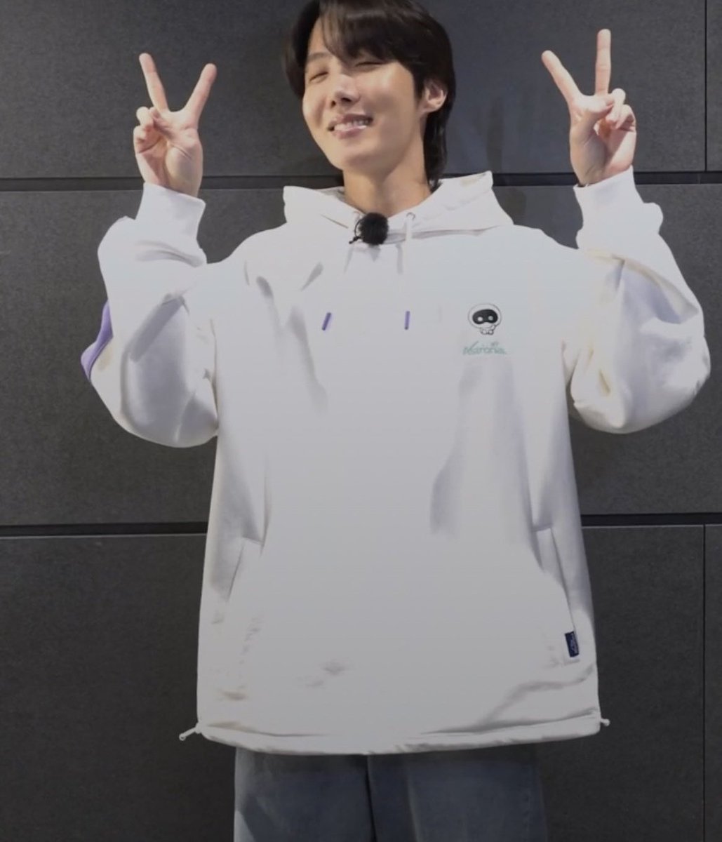 bangtinyboyys's tweet photo. So the special guest is hobi https://t.co/UQ3YyqyGnY