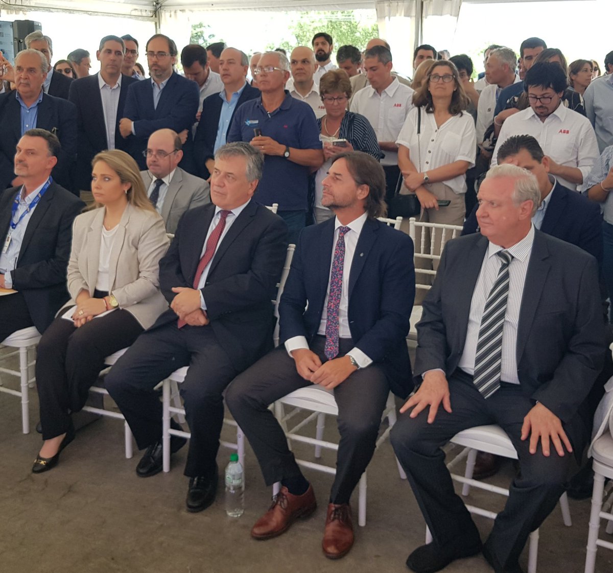 El ministro <a href="/OmarPaganini/">Omar Paganini</a> y la directora nacional de Industrias, <a href="/susypecoy/">Susana Pecoy Santoro</a>, acompañan al presidente <a href="/LuisLacallePou/">Luis Lacalle Pou</a> en la inauguración de las torres de malteo de <a href="/maltoriental/">Maltería Oriental SA</a>, con una capacidad de 220.000 toneladas. Las obras implicaron una inversión de USD 60 millones.