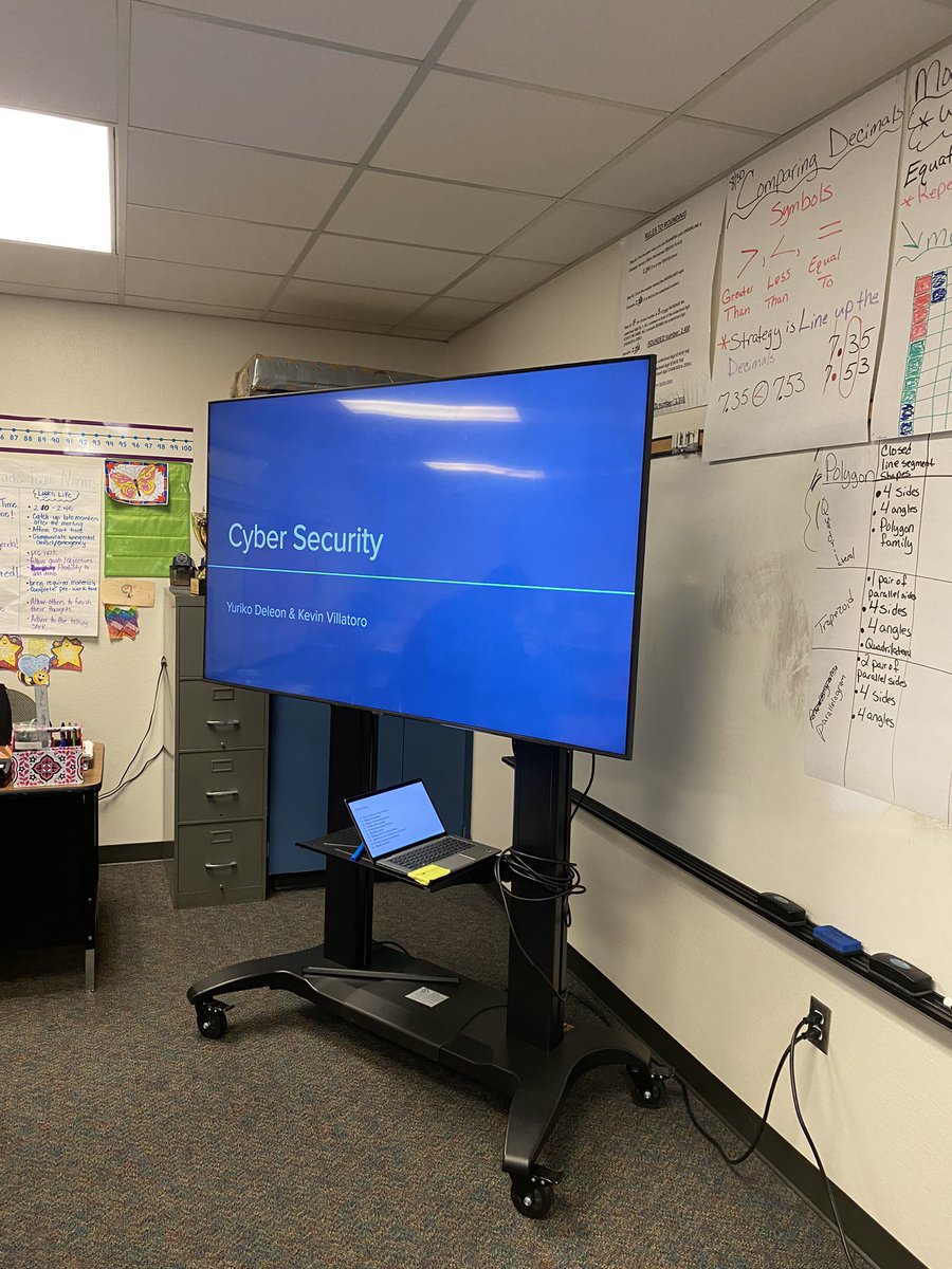 MrVillatoro6's tweet image. Saw familiar faces at our Cyber Security presentation for Adult education and literacy classes. We love serving our @IrvingISD parents and families! 💻🤗 #IISDTECH @IISDTechService @YurikoDeLeon5