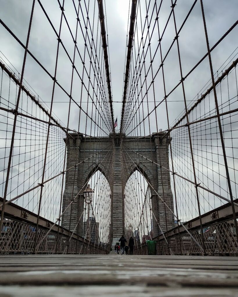 HelloLen's tweet image. The Brooklyn Bridge is a hybrid cable-stayed/suspension bridge in New York City, spanning the East River between the boroughs of Manhattan and Brooklyn. Opened on May 24, 1883, the Brooklyn Bridge was the first fixed crossing of the East River. It was al… instagr.am/p/CllpKxUueFv/