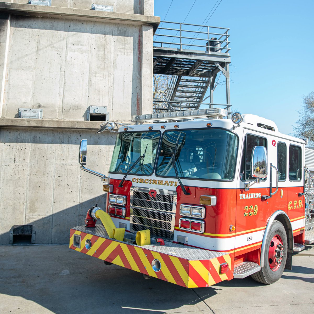 msa__design's tweet photo. Construction is expected to start for the @CincyFireEMS Training Facility the fall of 2023 with the campus ready for use by the end of 2024 - this has been in the works for 22 years! 

Learn more here: https://t.co/LImydJ8NgK 

#msadesign #groundbreaking https://t.co/MKNjBmFEGa