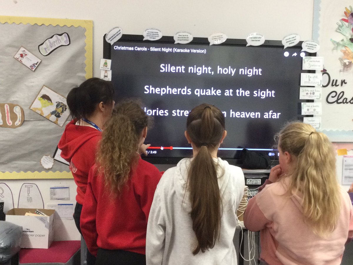 miss_rudge's tweet photo. Once again we’ve had a blast getting in the Christmas spirit with @SW20Chat @singergise @MrsCLewis95 @misssparry95 @garntegprimary https://t.co/FY7nbrM4Xz