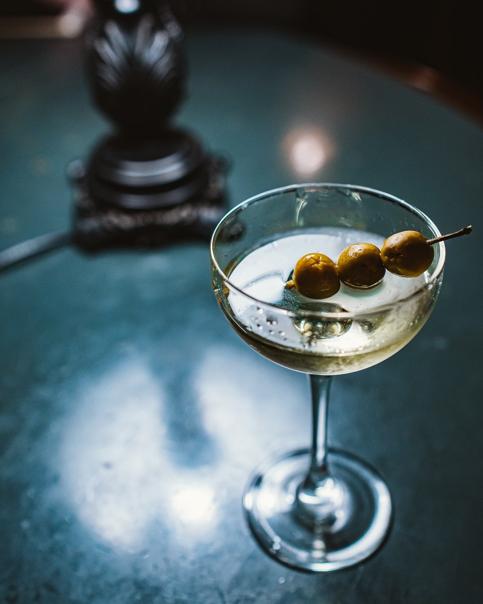 _Big_Gin's tweet photo. When it comes to #martinis, are you going classic, dirty or Gibson? https://t.co/UXTiAHnZfJ