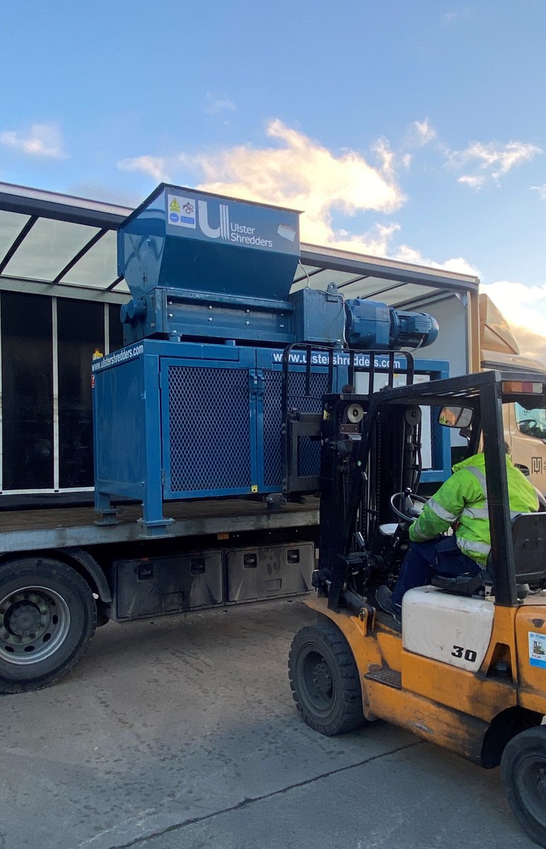 UlsterShredders's tweet photo. Another shredder on its way to a customer 🚛
The question is.... is it time to get our Office Christmas Tree up?🎄
Contact our team to discuss a suitable shredder for you!
✉info@ulstershredders.com
📞 028 7965 0050
#shredding #bespokesystems #wastemanagement https://t.co/wUq9EVaCTz