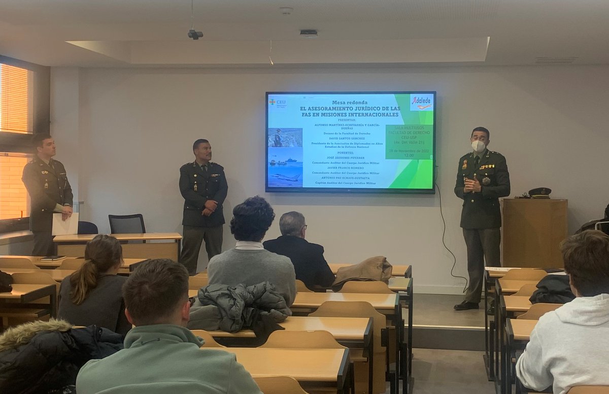 adalede1's tweet photo. Mesa redonda "El asesoramiento jurídico de las Fuerzas Armadas ​​​​​​​en las misiones internacionales" a cargo de tres jóvenes oficiales pertenecientes al Cuerpo Jurídico Militar, Facultad de Derecho de la Universidad CEU-San Pablo @USPCEU #juridicas #derecho #Defensa https://t.co/KEs6Q7CxtK