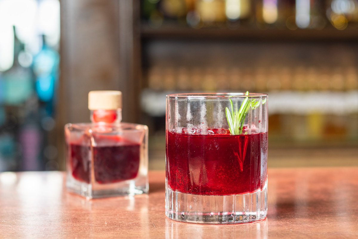 When <a href="/Socialeathouse/">Social Eating House</a> does #sousvidecocktails ❤️