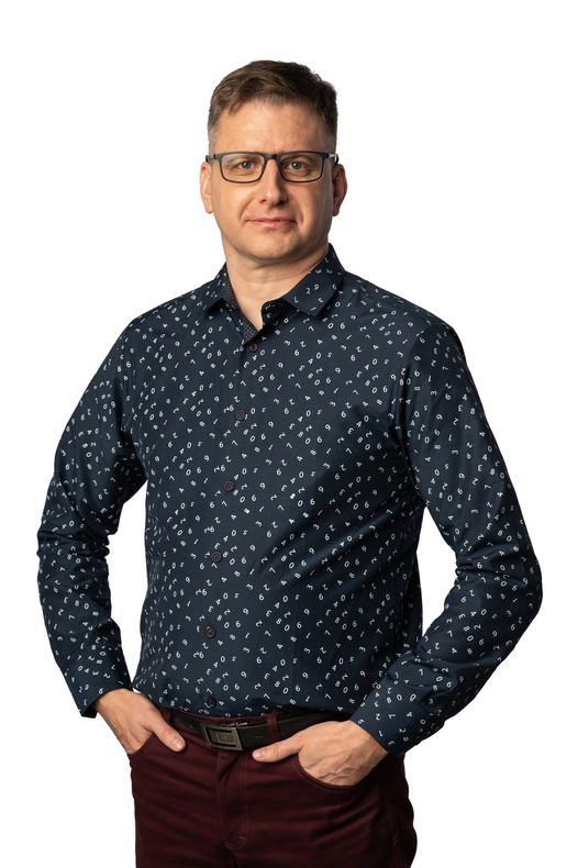 Maturalni's tweet photo. Arkadiusz Lotek poprowadzi dzisiejszego live'a, na którym będzie ogłaszał pewniaki maturalne z matematyki dla technikum.

❌Szkolenie nie będzie zapisane!❌
🎁Dla każdego będzie!🎁
🔥Po live ogłosimy start Maturalnego Netflixa dla technikum!🔥

Do zobaczenia o 18:30⏰
#matura2023 https://t.co/cdR4LAL1dI
