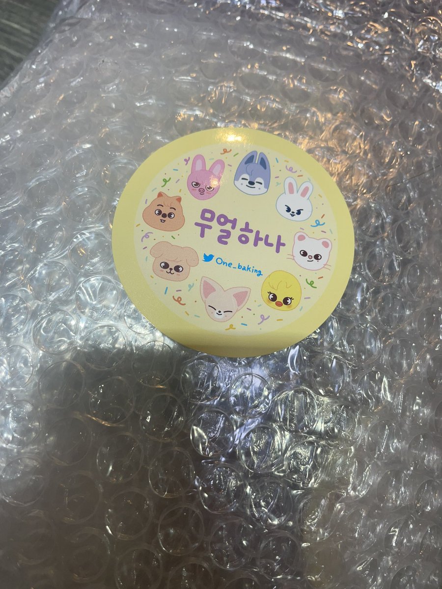 good_rice1025's tweet photo. @One_baking  이벤트 후기💕💕💕💕일단 너무너무 맛있구…예뻐서 먹기 아까웠어요 ㅠㅠㅠㅠㅠㅠ 같이 온 민호 포카도 너무 예쁘고 잘 간직하겠습니다💕💕💕 진짜 너무 감사드려요💓💓💓💓 https://t.co/NxaxqofBF5