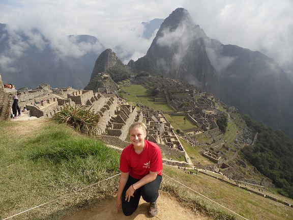 RadfordHonors's tweet photo. Send honors students back to the Peruvian rainforest this summer for the R.A.R.E. program! This off-the-charts special experience has been filled with Honors College students over the years and we want to make it more accessible in 2023. #Highlander10 https://t.co/TrundopGHU https://t.co/kUfgNGX7em