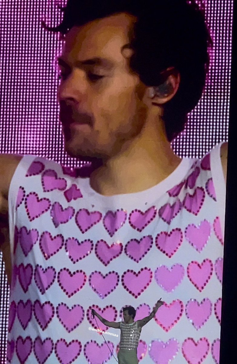 h0pef4iry's tweet photo. #harrystylesperu #LOTPeru #LOT2022 @Harry_Styles 💗 https://t.co/S0Kse0gozM