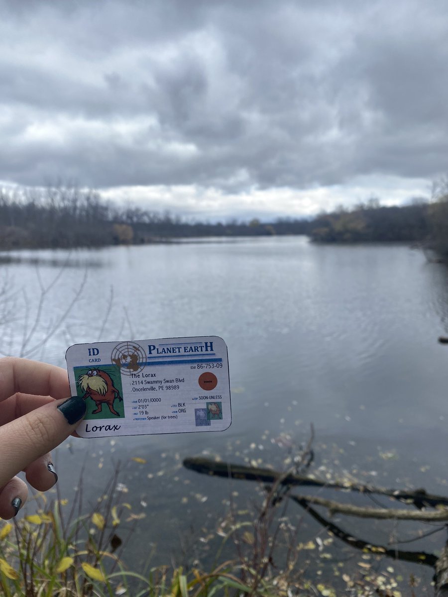 EleanorBrey's tweet photo. The Root River runs through this pond that is in Whitnall park. It has an area of 16 acres, and has a maximum depth of 10 feet, which is good for the aquatic life in this pond in the winter. #apeswater #franklinlorax https://t.co/l8DZFL9dtt