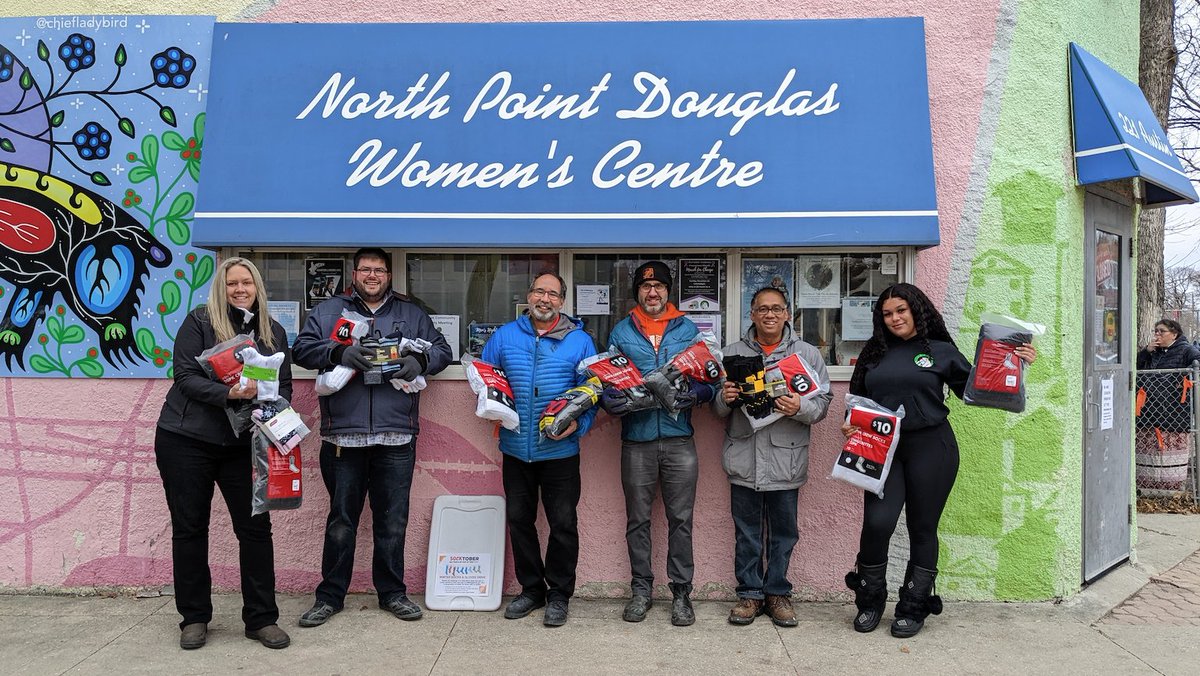 What an amazing fundraising event organized by #TeamDepot District 40. Over 2,500 pairs of socks, mitts and gloves were donated to the @NPDWC in Winnipeg, where they were handed out to people experiencing homelessness.