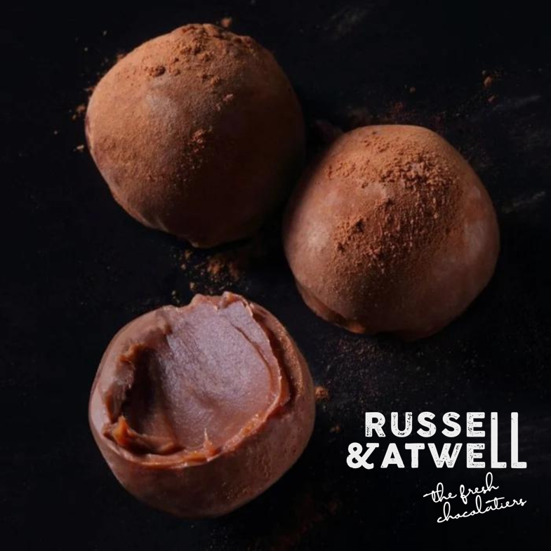 ludlowkitchen's tweet photo. @RandA_Chocs truffles have proven extremely popular - making the most fantastic partner with a @LudlowFarmshop coffee!
⭐️Absolutely no palm oil
⭐️ No artificial colours, flavours or preservatives
⭐️ Sustainable Sourced Cocoa
⭐️ Contains Organic Cream https://t.co/C45mdbpGt7