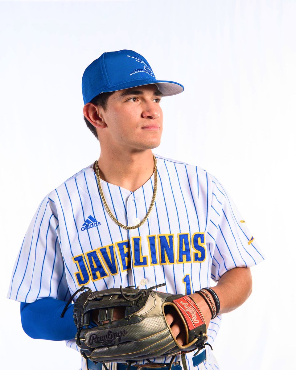 _21brandon's tweet photo. year 2. @JavelinaBSB https://t.co/hPJ96YgWQB