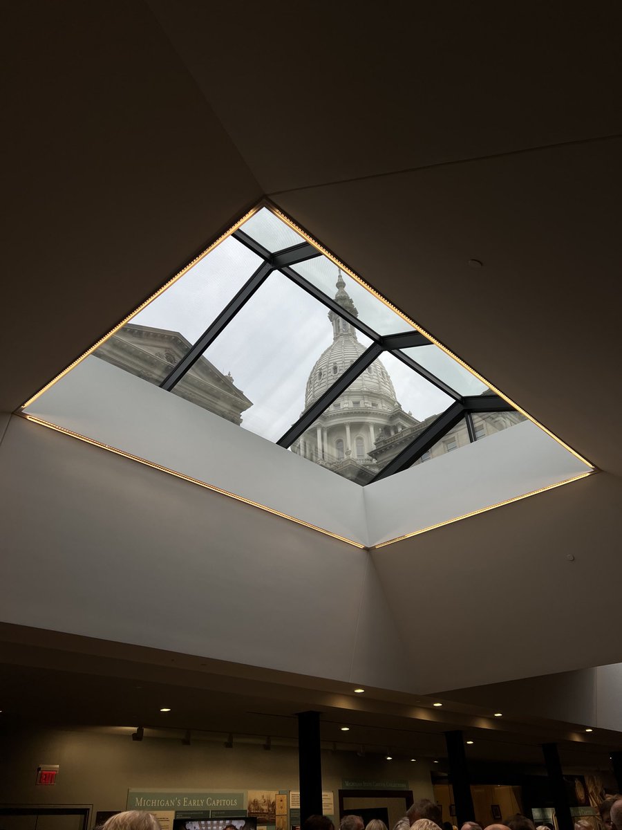 Elizabeth Welch tweet media