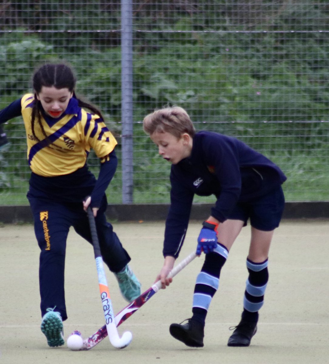 ECJS_Sport's tweet image. 🏑YEAR 5 + 6 HOCKEY🏑

Congratulations to our Year 5/6 Hockey teams who both remained undefeated finishing in the A and B ‘November Festival.’ The emphasis was participation, with some children playing their first competitive matches, but great to have their hard work rewarded!